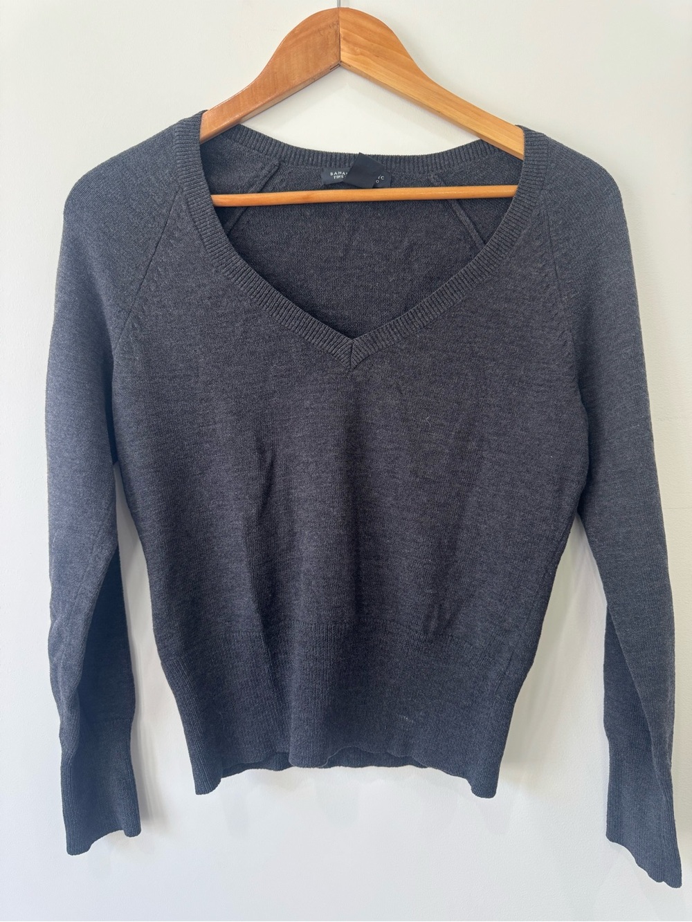 Banana Republic Fine Italian Merino Wool Blend V-Neck Sweater Gray